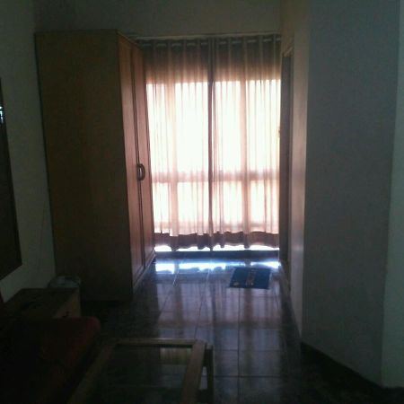 אחמדאבאד Rajshree Hotel מראה חיצוני תמונה