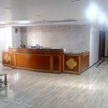 אחמדאבאד Rajshree Hotel מראה חיצוני תמונה