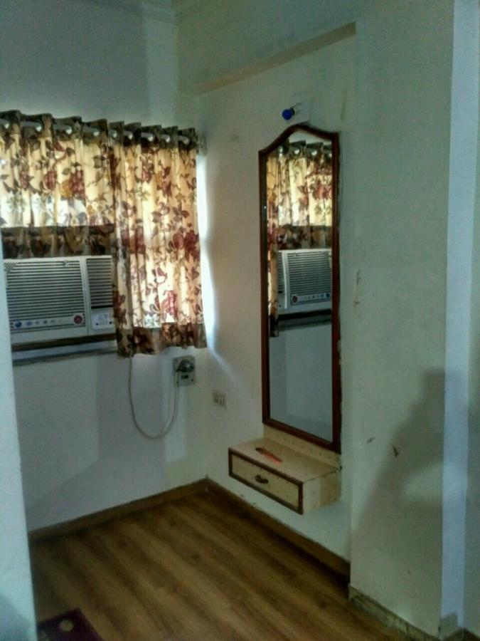 אחמדאבאד Rajshree Hotel מראה חיצוני תמונה
