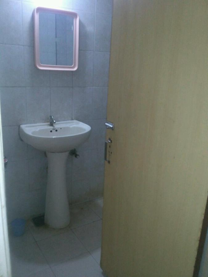 אחמדאבאד Rajshree Hotel מראה חיצוני תמונה