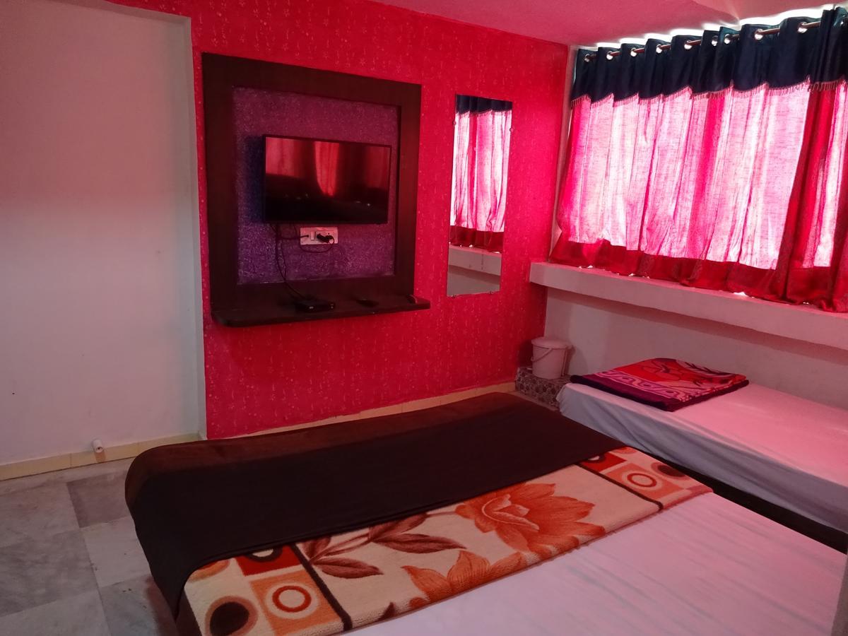 אחמדאבאד Rajshree Hotel מראה חיצוני תמונה